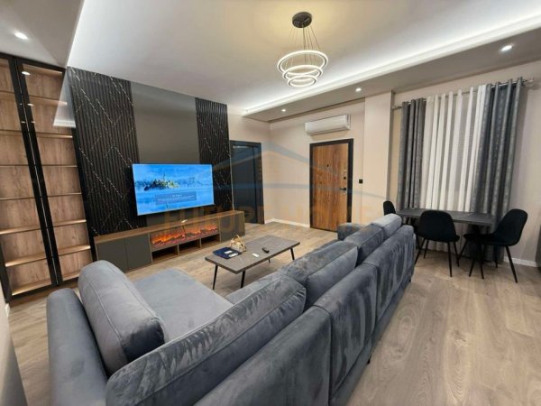 Tirane, shitet 1+1 Kati 0, 140.000 € (liqeni i thate)