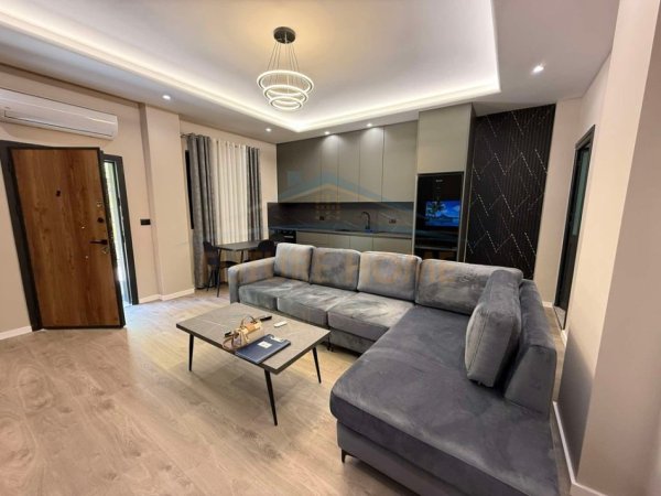 Tirane, shitet 1+1 Kati 0, 140.000 € (liqeni i thate)