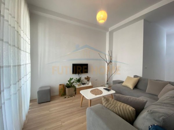 Tirane, jepet me qera apartament 2+1 Kati 5, 90 m² 600 € 