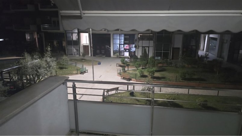 Tirane, jepet me qera apartament 1+1 Kati 1, 59 m² 500 € (Tirana Golden Park 3 , Perball Amerikan 3)