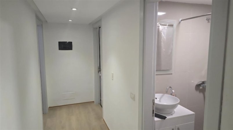Tirane, jepet me qera apartament 1+1 Kati 1, 59 m² 500 € (Tirana Golden Park 3 , Perball Amerikan 3)