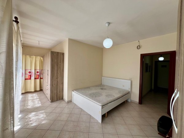 Tirane, jepet me qera apartament 2+1 Kati 8, 90 m² 600 € (Rruga Dritan Hoxha , Laprake)