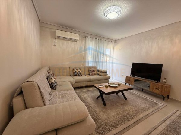 Tirane, jepet me qera apartament 2+1 Kati 2, 100 m² 450 € 
