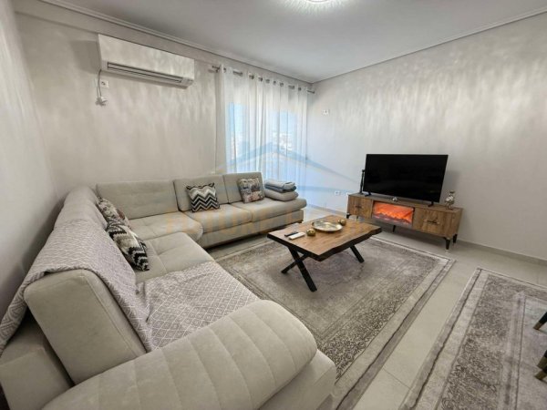 Tirane, jepet me qera apartament 2+1 Kati 2, 100 m² 450 € 