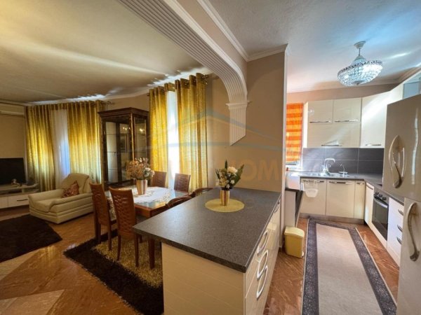Qera, Apartament 2+1, Piazza Qender, Tiranë.