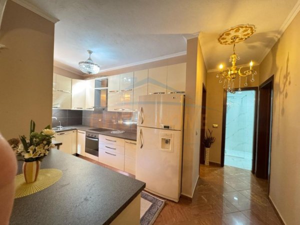 Qera, Apartament 2+1, Piazza Qender, Tiranë.