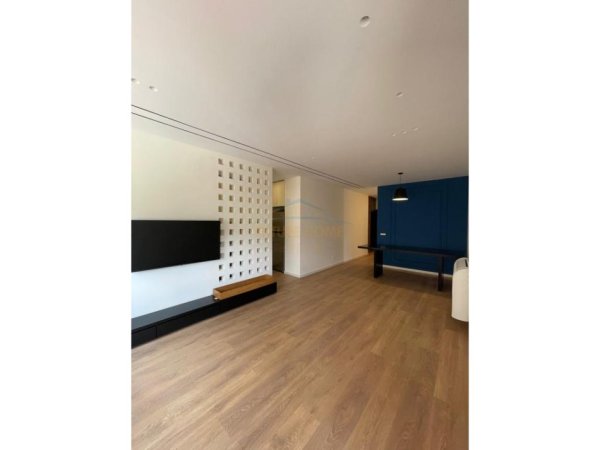 Tirane, jepet me qera apartament 3+1 Kati 2, 116 m² 1.000 € 