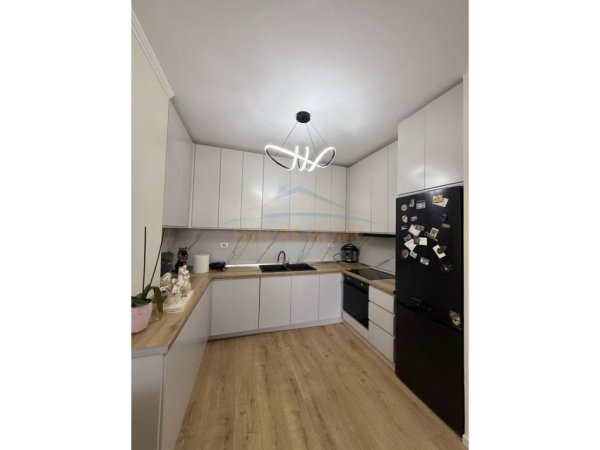 Tirane, shitet apartament 2+1 Kati 8, 90 m² 139.500 € (KOMPLEKSI FRATARI)   OPP53660