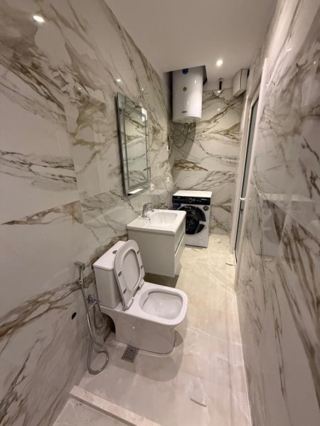 Tirane, jepet me qera apartament 1+1+Ballkon Kati 7, 60 m² 500 € (Supermarket Aldi , Fondacioni Eleonor)