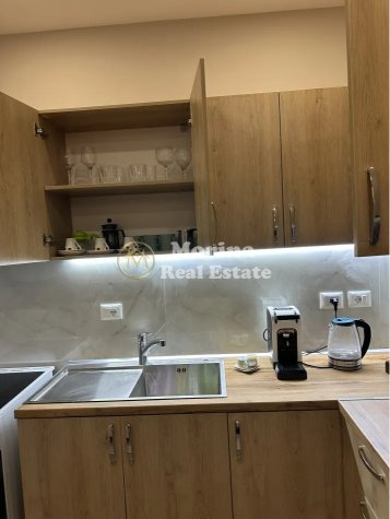 Tirane, jepet me qera apartament 1+1 Kati 3, 60 m² 650 € (Pazari Ri)