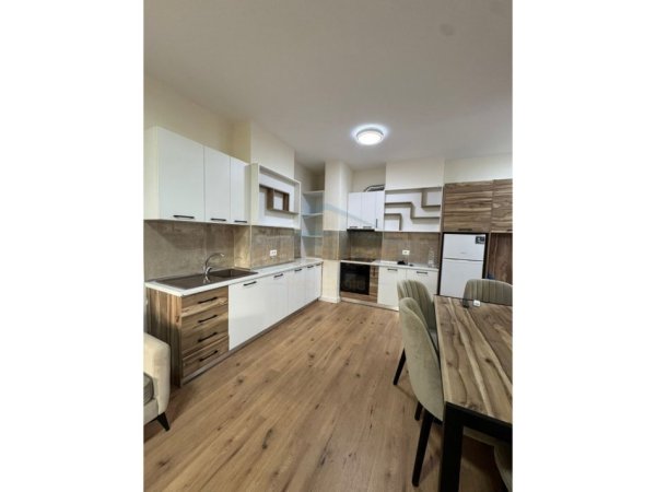 Tirane, jepet me qera apartament 1+1 Kati 7, 68 m² 520 € (Kompleksin Grand Gallery)
