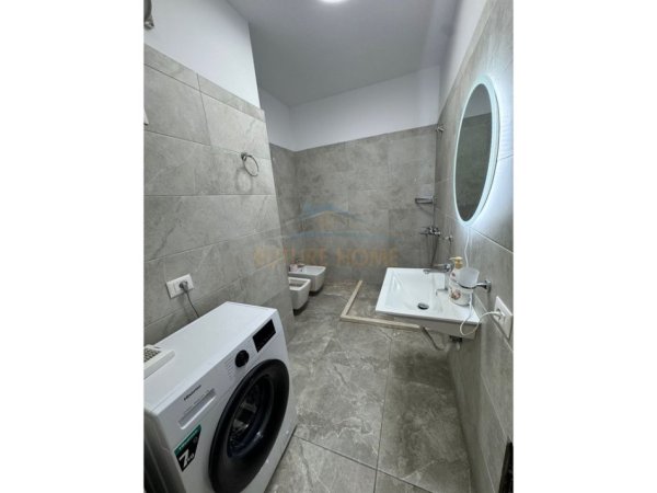 Tirane, jepet me qera apartament 1+1 Kati 7, 68 m² 520 € (Kompleksin Grand Gallery)