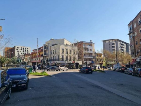 Tirane, shitet ambjent biznesi Kati 0, 25.000 Euro (Varri Bamit)