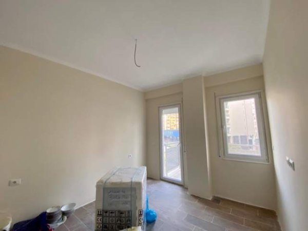 Tirane, jepet me qera apartament 2+1+BLK Kati 4, 124 m² 1.000 Euro (rruga kosovarve)