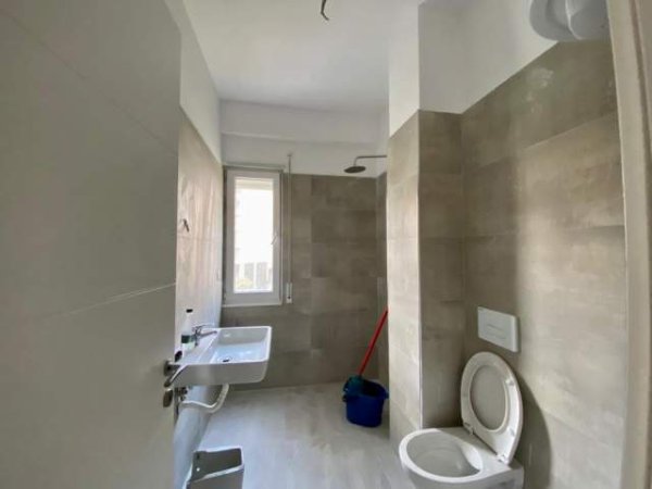 Tirane, jepet me qera apartament 2+1+BLK Kati 4, 124 m² 1.000 Euro (rruga kosovarve)
