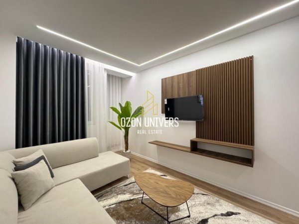 Tirane, shitet apartament 1+1+Ballkon Kati 5, 70 m² 185.000 € (Rruga Fortuzi)