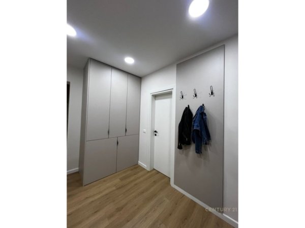Tirane, jepet me qera apartament 1+1 Kati 3, 70 m² 178.000 € (Ministria e Jashtme)