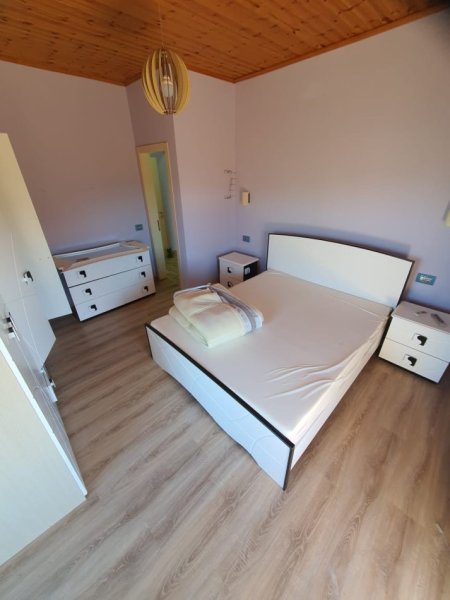 Tirane, shitet Vile 3 Katshe , 350.000 € 