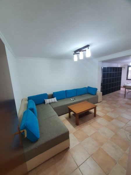 Tirane, shitet apartament 2+1 Kati 3, 100 m² 260.000 € 