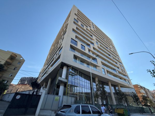 Tirane, shitet apartament 3+1+Ballkon Kati 9, 139 m² 320.000 € 