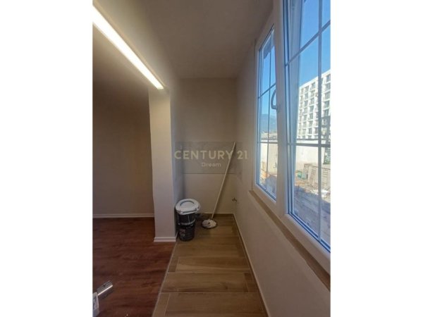 Tirane, shitet apartament 1+1 Kati 5, 40 m² 78.000 € (Medreseja)