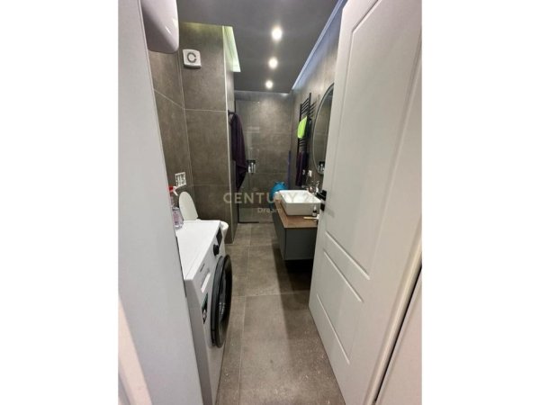 Tirane, shitet apartament 2+1 Kati 3, 96 m² 230.000 € (Mbikalimi i Krista Center)