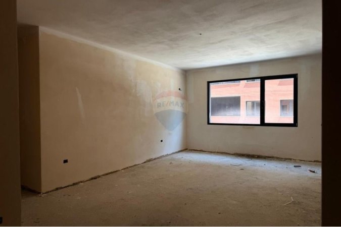 Tirane, shitet apartament Kati 1, 130 m² 233.820 € (Rruga e Elbasanit)