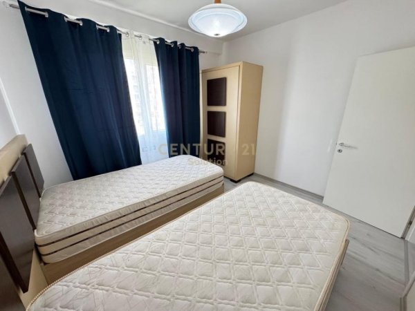 Tirane, jepet me qera apartament 2+1 Kati 2, 92 m² 500 € (Vila L)