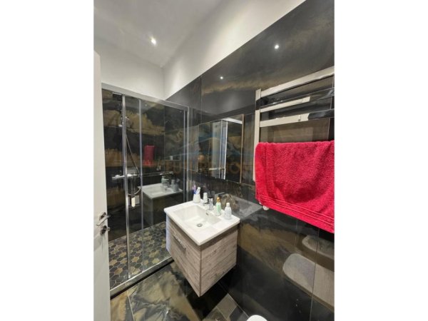 Shitet, Apartament, Rruga Bill Klinton, Tiranë.
