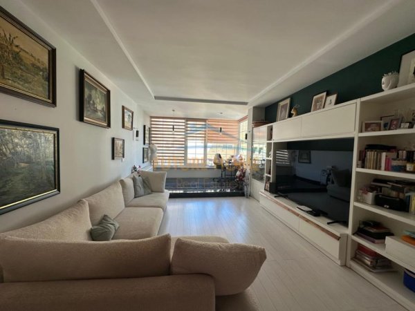 Qira,Apartament 2+1+ Parking, Rruga Elbasanit