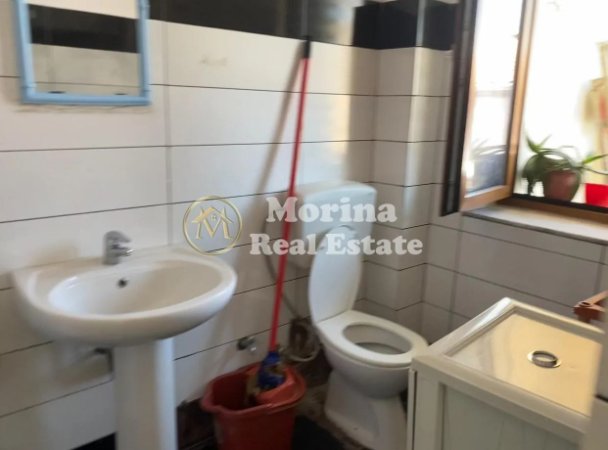 Tirane, jepet me qera apartament Kati 1, 30 m² 320 € (Rruga Ferit Xhajko)