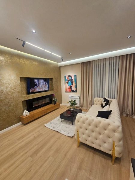 Tirane, shitet apartament 2+1+Aneks+Ballkon Kati 3, 107 m² 275.000 € (Pazari i ri)