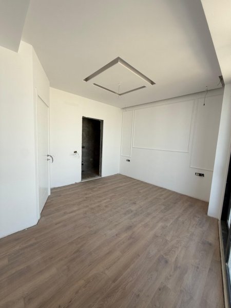 Tirane, shitet apartament 3+1 Kati 9, 139 m² 320.000 € (Mine Peza)