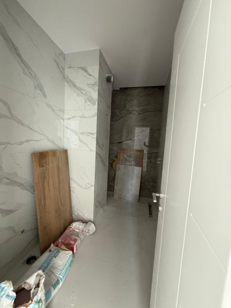 Tirane, shitet apartament 3+1 Kati 9, 139 m² 320.000 € (Mine Peza)