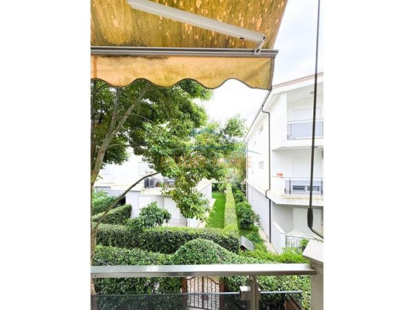 Gjiri Lalezit, shitet apartament 2+1+Ballkon Kati 2, 113 m² 240.000 € (Durres)