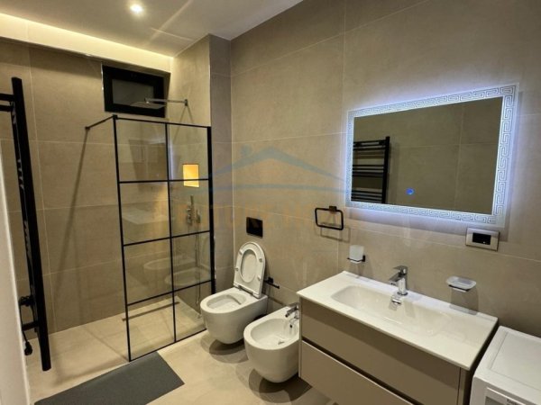 Plazh Hekurudha, shitet apartament 1+1 Kati 8, 54 m² 129.000 € (Durres)