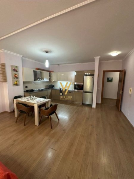 Tirane, jepet me qera apartament 2+1+Ballkon Kati 2, 117 m² 650 € (SHKOLLA E BALETIT)