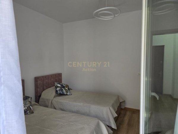 Tirane, jepet me qera apartament 2+1 Kati 3, 93 m² 700 €