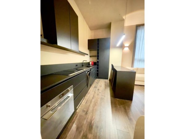 Tirane, jepet me qera apartament 2+1 Kati 1, 60 m² 850 € 
