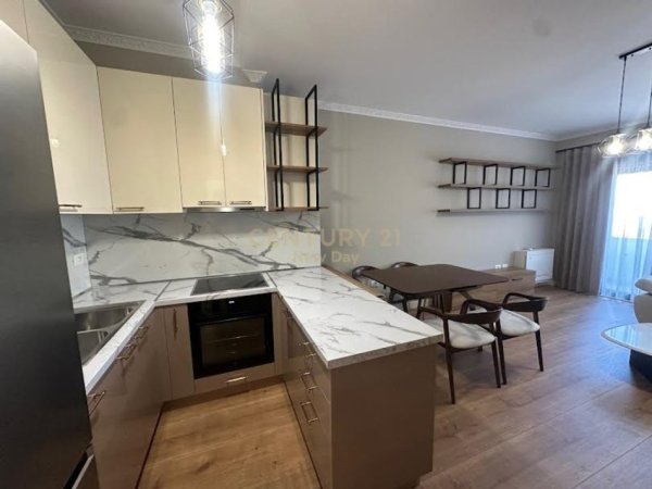 Tirane, jepet me qera apartament 2+1 Kati 4, 105 m² 1.000 € 