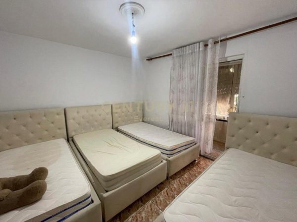 Tirane, jepet me qera apartament 2+1 Kati 1, 75 m² 550 € 
