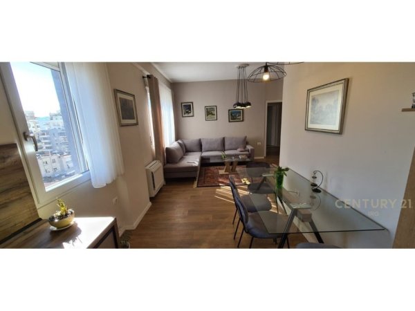 Tirane, jepet me qera apartament 1+1 Kati 7, 100 m² 750 € 