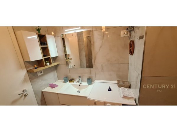 Tirane, jepet me qera apartament 1+1 Kati 7, 100 m² 750 € 