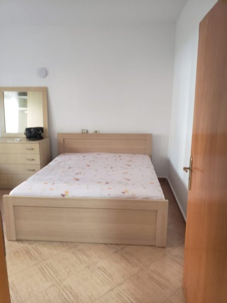 Tirane, jepet me qera apartament 1+1 Kati 1, 50 m² 350 € (Rruga Ali Visha)