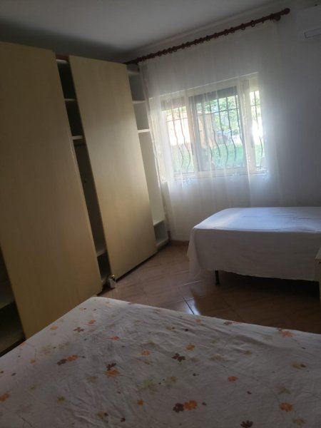 Tirane, jepet me qera apartament 1+1 Kati 1, 50 m² 350 € (Rruga Ali Visha)