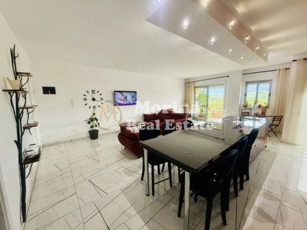 Tirane, jepet me qera apartament 2+1 Kati 4, 130 m² 1.000 € (Liqeni i Thate)