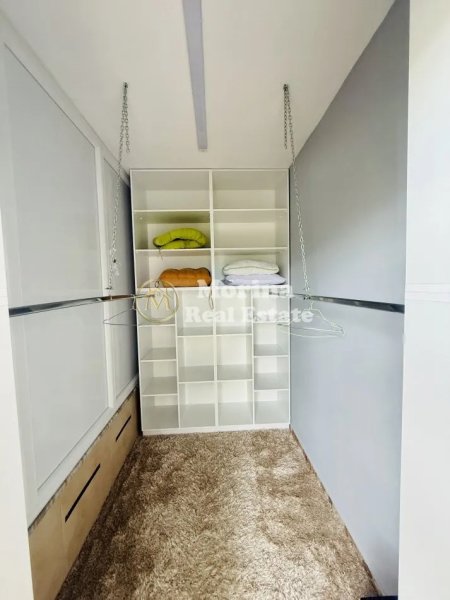 Tirane, jepet me qera apartament 2+1 Kati 4, 130 m² 1.000 € (Liqeni i Thate)