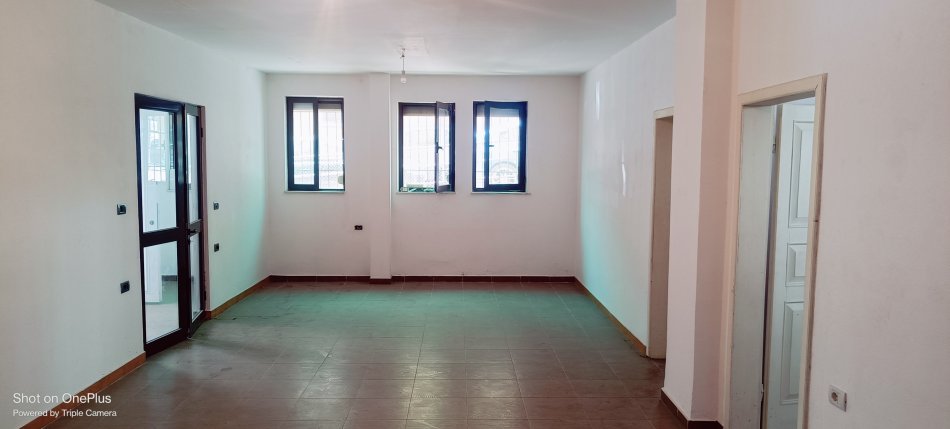 Tirane, shes apartament 2+1 Kati 0, 103 m² 165.000 € (Eduard mano)