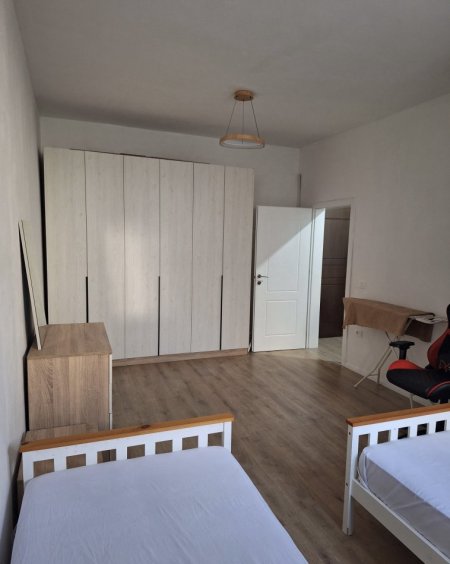 Tirane, jepet me qera apartament 1+1 Kati 2, 60 m² 600 € (Rruga e Barrikadave , Gjimanzi Sami Frasheri)