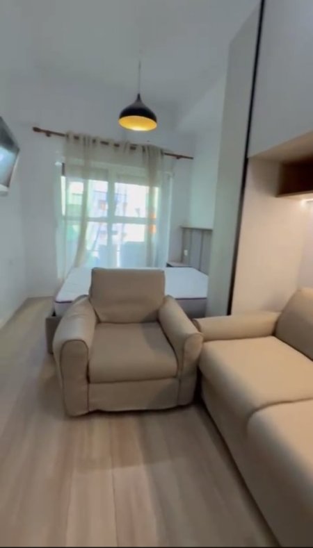 Tirane, jepet me qera garsonier Kati 1, 35 m² 350 € (Kompleksi Mangalem , Ali Dem)